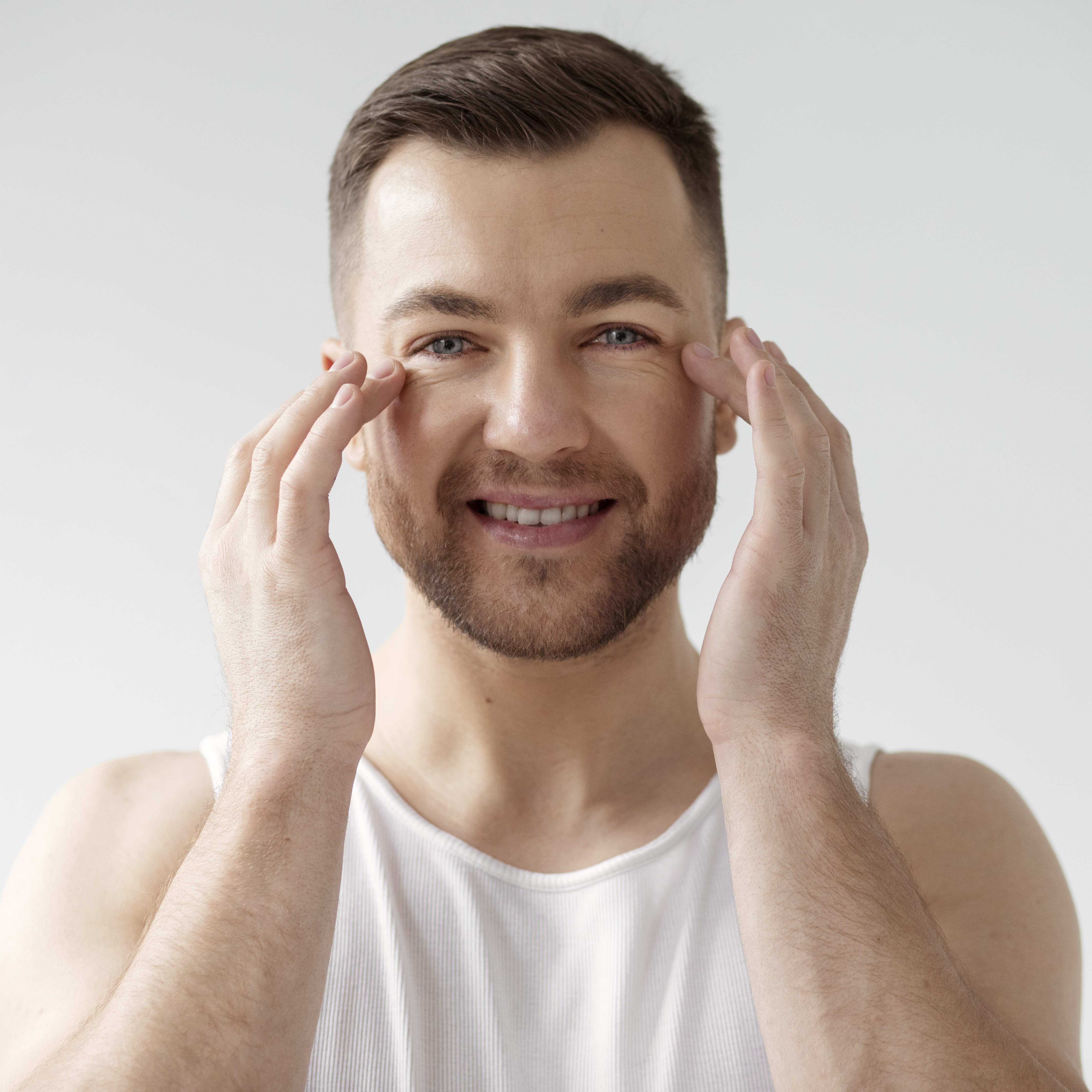 Augenpflege f&uuml;r M&auml;nner, Foto: freepik